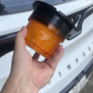 Đèn xoay CỨU HỎA màu vàng NĂNG LƯỢNG MẶT TRỜI có NAM CHÂM hút đế dành cho xe