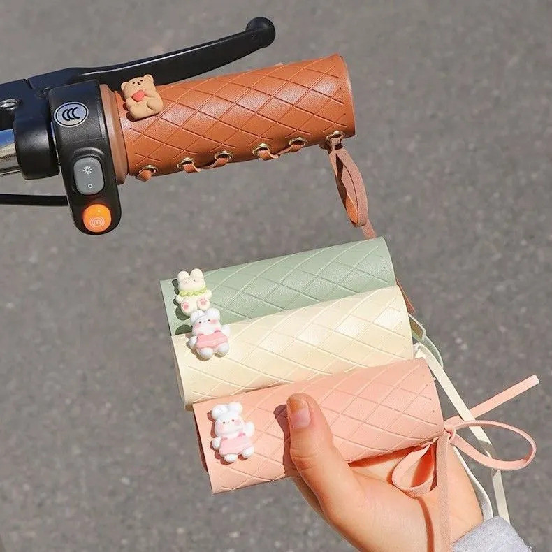 Hút Mồ Hôi Sửa Đổi Pin Xe Điện Phụ Kiện Xe Tay Cầm Bao Da Trang Trí Đa Năng Bốn Mùa Tay Cầm Chống Trơn Trượt Đa Năng