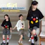 Bộ đồ thường ngày mỏng mùa hè cho bé gái 2026 Phong cách mới Áo thun hoạt hình trẻ em Mickey + Quần short sọc Bộ đồ hai mảnh