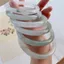 Vòng tay đá tuyết ngọc vàng lụa từ Tân Cương với họa tiết nổi hoa đẹp mắt