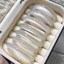 Vòng tay opal nhân tạo VN với họa tiết đám mây nhiều màu sắc, làm sáng tone da, kết hợp bột khoáng tự nhiên và thủy tinh chất lượng cao, phù hợp phong cách nữ nhẹ nhàng.