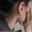 Tai kẹp không xuyên xương, phù hợp với tua dài dây xích giọt nước