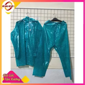 Áo mưa bộ hình chấm bi, chất liệu nhựa Pvc dẻo dai rất dày