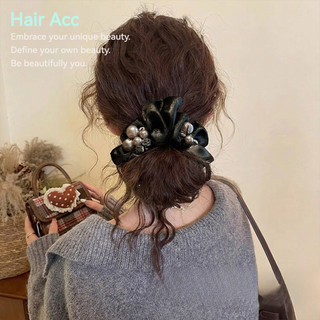Cao Cấp Satin Đen Scrunchy Ngọc Trai - Phong Cách Tinh Tế và Bền Bỉ