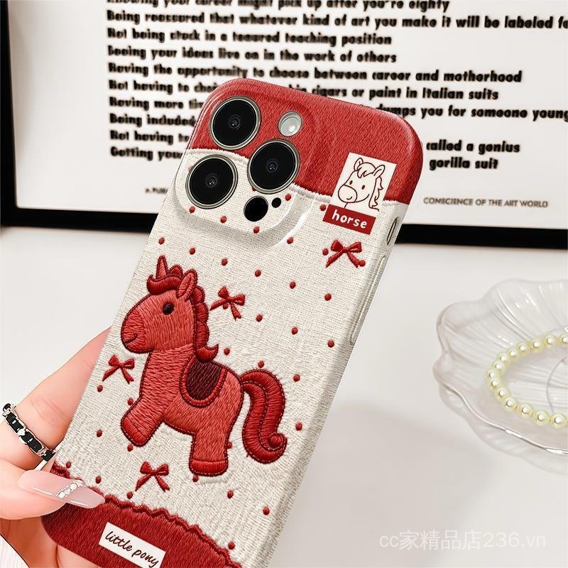 Ngựa chấm bi màu đỏ Thích hợp cho 17promax Phim hoạt hình dễ thương iPhone16pro Ống kính trọn gói 15 phong cách mới 1