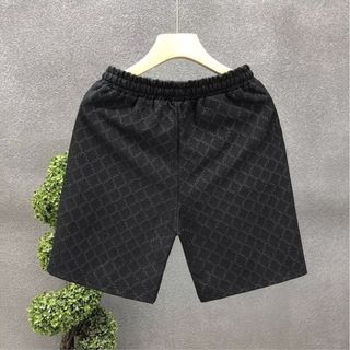 Quần short nam dáng rộng, phù hợp đi biển và mặc hàng ngày vào mùa hè.