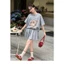 Bộ đồ thời trang bé gái Mùa hè Phong cách mới Trẻ em nơ Áo thun ngắn tay hoạt hình + Váy xếp li Bộ đồ hai mảnh