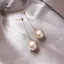 Bông Tai Ngọc Trai Vintage Nam Tính với Viền Kim Loại Trắng và Đỏ Tùy Chọn [Mina]