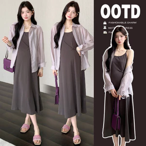 Bộ quần áo bà bầu gồm váy đeo chéo đơn giản và áo sơ mi chống nắng cho mùa hè