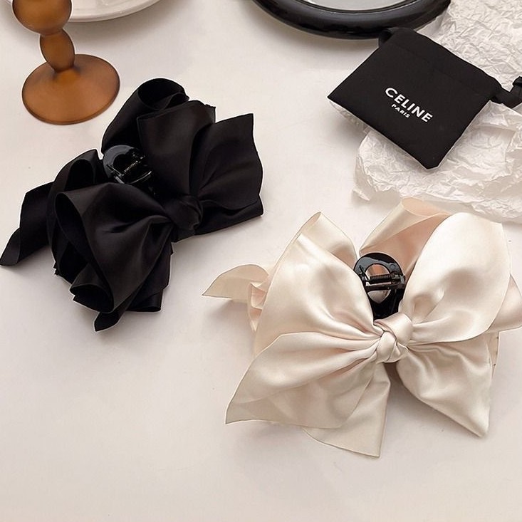 Đen Satin Kẹp Tóc Với Nơ Lớn, Chất Liệu Vải Cá Mập, Phụ Kiện Stylist Cho Nữ