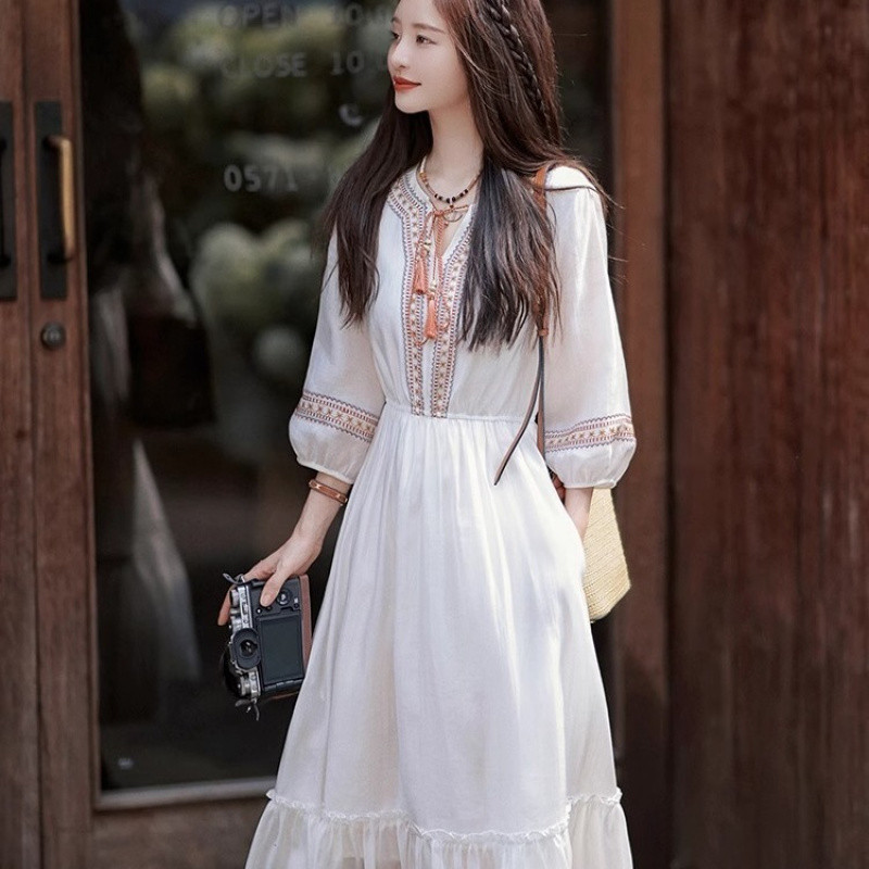 Đầm cao cấp, ôm eo, kiểu bohemian nhẹ nhàng như cổ tích, mẫu đầm hè mới, chất liệu trắng mỏng, thanh lịch