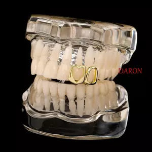 DARON 1 / 2 Chiếc Lưới Tản Nhiệt Răng Trái Tim Rỗng, Màu Vàng Hip Hop Đeo Răng Trang Sức, Mũ Răng Zircon Hợp Thời Trang Lưới Nướng Nha Khoa Kim Cương Giả