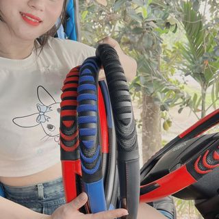 Bọc Vô lăng ô tô Chống trơn Thoáng khí vân Carbon đủ size xe con, xe tải