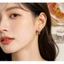 Tinh tế bông tai và necklaces thời trang với hạt zircon lấp lánh, phù hợp nhiều dịp