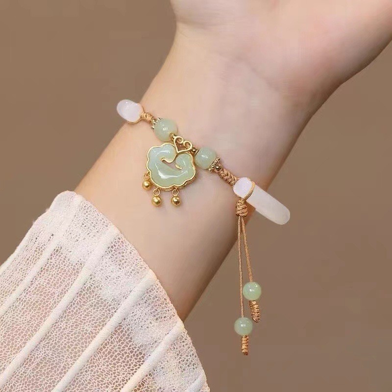 Vòng tay ngọc thỏ giả Hetian - Quà tặng tinh tế dành cho bạn gái