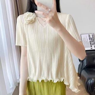 Top Xếp Ly Miyake Mùa Hè 2026 với Hoạ Tiết Ba Chiều Mỏng Nhẹ, Tôn up Sự Sang Trọng