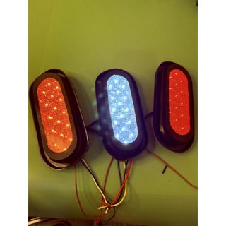Đèn HẬU CHỮ NHẬT thay thế cho xe tải có điện 12v và 24v