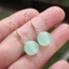 Bông tai ngắn màu xanh lá cây đơn giản, phong cách cổ điển