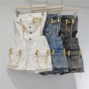 Mỹ Jumpsuit Denim Xanh với Kim Loại Trang Trí, Phong Cách Mới Cho Mùa Hè 2026