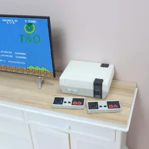 Chủ nhà búp bê + Thẻ trò chơi + 2 bộ điều khiển Đồ chơi Mini Mô hình tay cầm chơi game Mô phỏng Bộ điều khiển trò chơi không dây Phụ kiện trang trí nhà búp bê [mới]