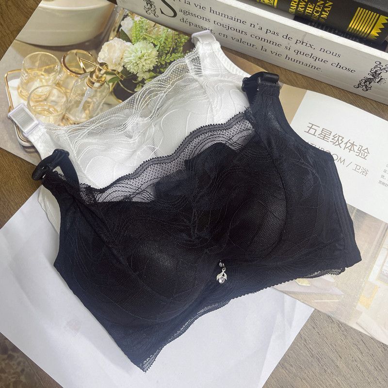 Quần lót ren dày 10cm và áo ngực phong cách cao cấp