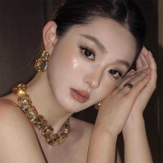 Bộ cổ vuông sang trọng, nhẹ nhàng - Thời thượng