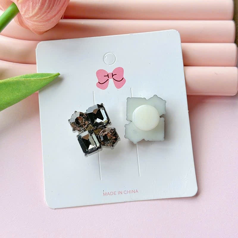 Set Charm Kitty Chân Đúc Đính Đá Cao Cấp – Phong Cách Sang Chảnh Tiểu Thư Lấp Lánh Trang Trí Dép Xinh Nổi Bật Cực Cuốn