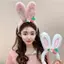 Băng đô tai thỏ trắng và hồng, chất liệu lông giả mềm mại, phù hợp cho lễ hội cosplay và dự tiệc