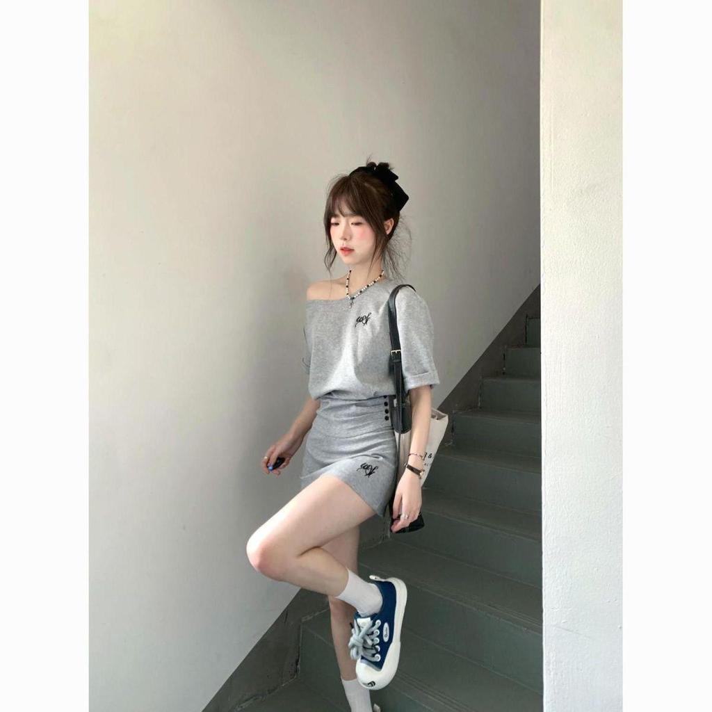 Bộ đồ thể thao phong cách Hàn Quốc dành cho nữ - Váy ngắn tay lệch vai, bộ hai mảnh