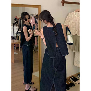 Áo vest dáng rộng cổ điển Nhật Bản và váy denim màu xanh đậm, xẻ eo cao co giãn, phong cách Hàn Quốc