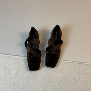Giày đế xuồng vuông xếp li kiểu cổ điển Mary Jane