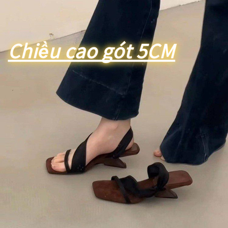【✨Spot】Giày sandal nữ Kiểu Hàn Cao cấp Vintage Đế nâng cao 5cm Mũi vuông nhỏ Giày đế xuồng Đi chơi