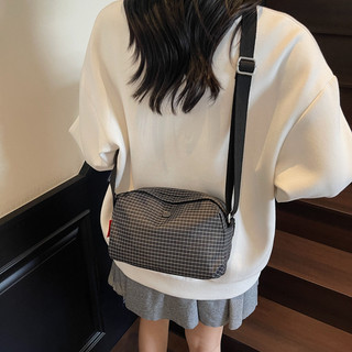 Túi vải Nylon được kiểm tra Túi nhỏ 2026 Túi thể thao thời trang giản dị phù hợp cho nam nữ Túi đeo vai nhẹ 4.6