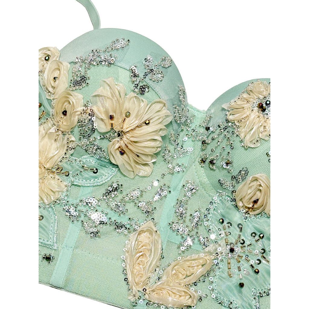 Corset hoa xương cá đính hạt mỏng nhẹ, phù hợp làm áo ngoài phối cùng crop top và áo cánh