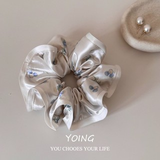Scrunchy cao cấp satin hoa, nhẹ nhàng - Perfect cho đuôi ngựa thấp và phụ kiện tóc