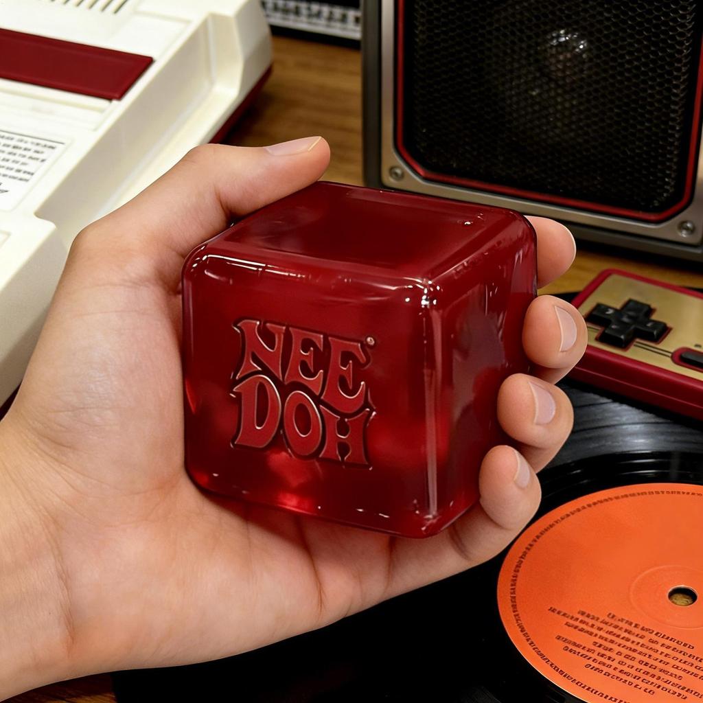 Còn hàng Schylling Needoh 2026 Phiên bản giới hạn Dr Pepper Nice Cube Suptid Squishy Fidget Toy