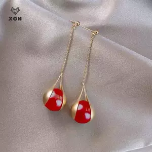 Bông Tai Ngọc Trai Vintage Nam Tính với Viền Kim Loại Trắng và Đỏ Tùy Chọn [Mina]