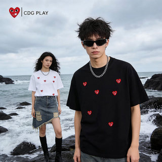 Áo thun unisex dáng rộng cổ tròn với họa tiết trái tim nhỏ, phong cách châu Âu và châu Mỹ