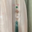 Cổ Điển Phong Cách Hanfu Với Thiết Kế Eo Hẹp, Nút Áo Và Tua Rua Sáng Tạo