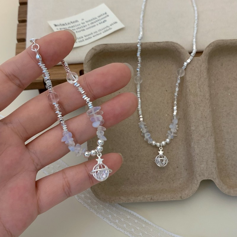 Vòng cổ nữ màu xanh biển với hạt bạc vỡ - Thời Trang Đa Năng