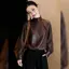 Mùa Xuân 2026 - Áo sơ mi nữ retro màu cà phê, thoáng mát, pinstripe, cổ cao