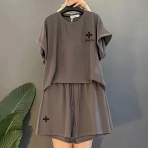 Bộ đồ hai mảnh tay dơi cỡ lớn, phiên bản Hàn Quốc giúp bạn trông thon gọn và trẻ trung