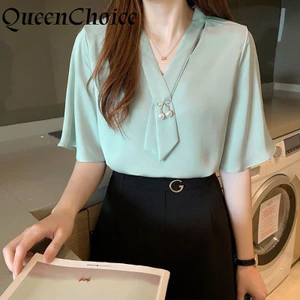 Áo sơ mi voan nữ tay ngắn cổ chữ V, thiết kế thời trang với chi tiết ngọc trai