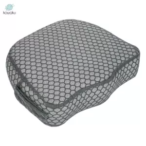 Bồn tắm nước nóng với ghế massage và đệm chống trượt dành cho ngoại thất