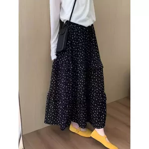Váy chữ A cổ điển màu đen hoạ tiết hoa, dáng quả lê, phù hợp mùa hè