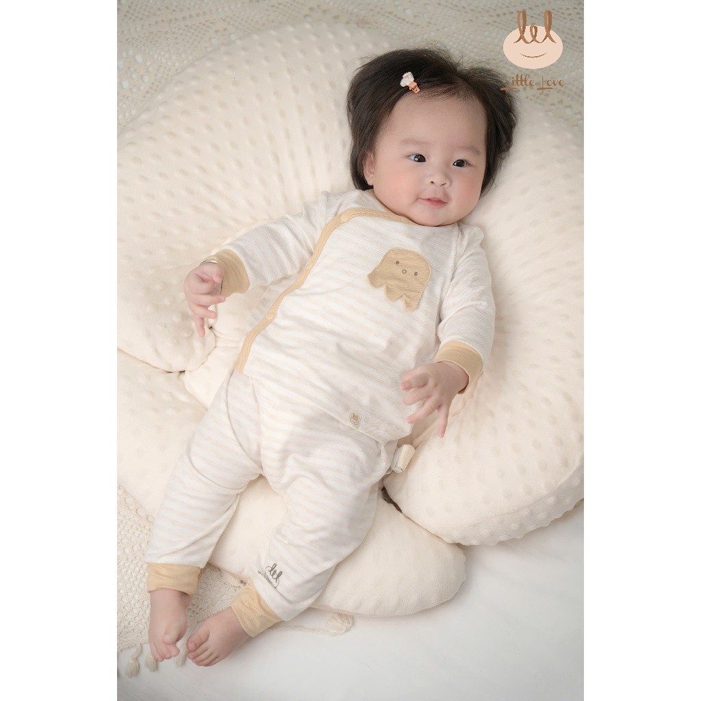 Bộ dài tay petit mỏng, mềm, thấm hút tốt kẻ dính túi con mực dành cho bé Lil little Love (DSCC07)