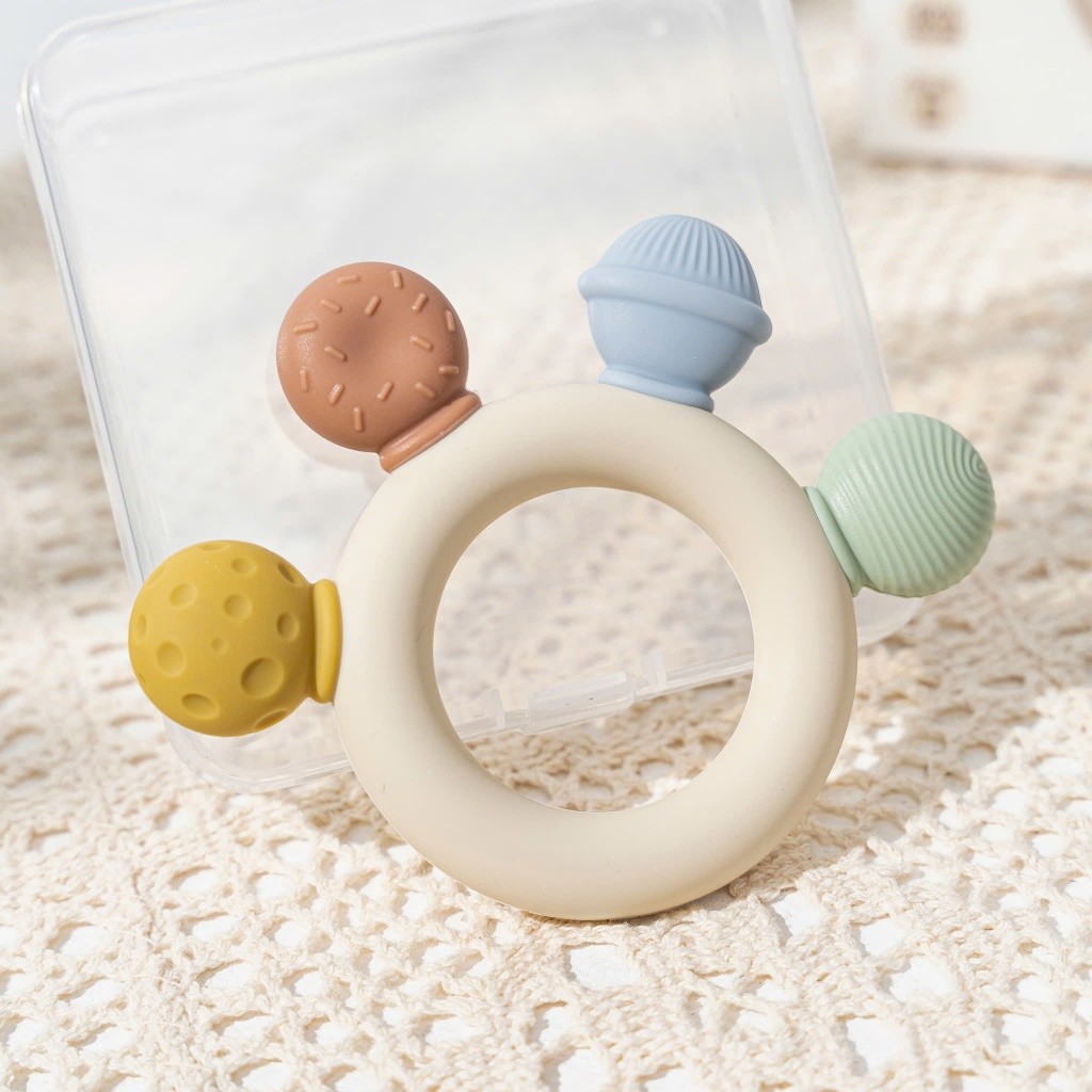 [ĐÃ KIỂM NGHIỆM] [TẶNG HỘP] Đồ Chơi Gặm Nướu Silicon Organic Mềm, An Toàn Cho Bé LiLcare