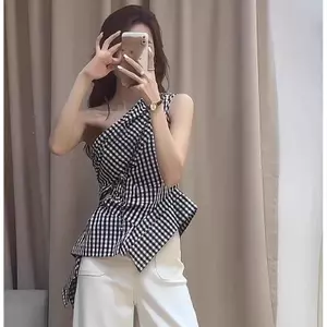 Áo vest đeo vai slanted nữ, dáng rộng, phù hợp mùa hè