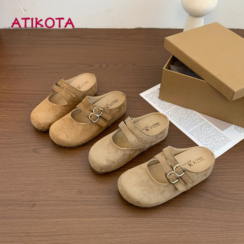Atikota Giày sandal thời trang nữ kiểu Mary Jane với khóa cài trang trí, chất liệu da lộn mềm mại, thoải mái, thích hợp mang hàng ngày.
