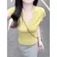 Áo thun nữ màu vàng thiết kế slim-fit, gợi cảm cho mùa hè